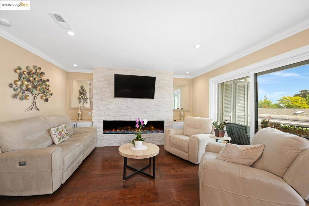 Walnut Creek, CA 94595,2400 Pine Knoll DR #UNIT 12