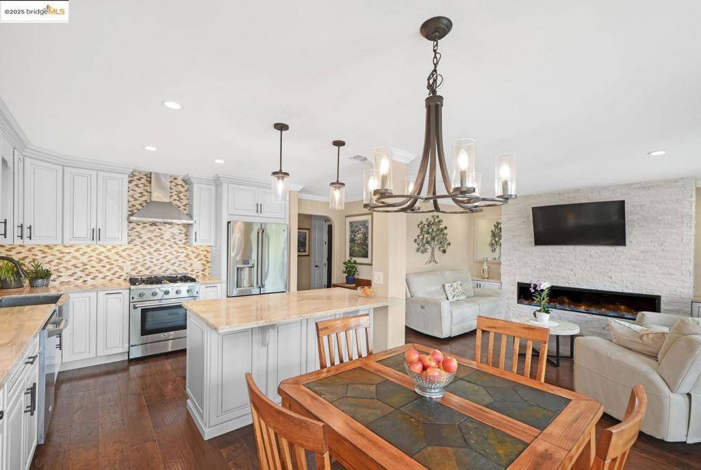 Walnut Creek, CA 94595,2400 Pine Knoll DR #UNIT 12