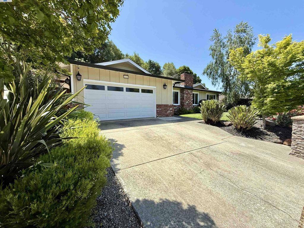 Castro Valley, CA 94546,16990 Grovenor Dr