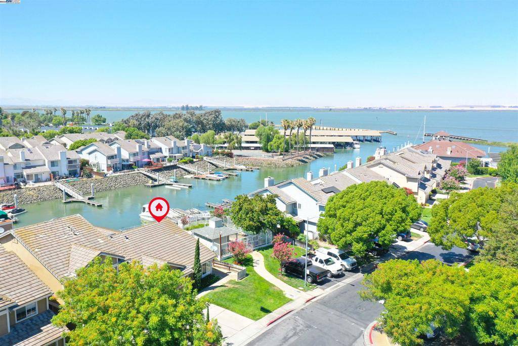 218 Pelican Loop Pittsburg, CA 94565