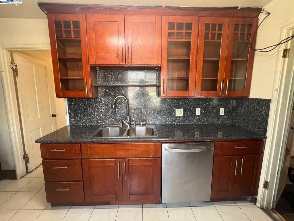Oakland, CA 94603,9709 Coral Rd