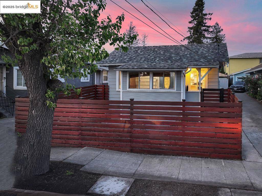 Oakland, CA 94619,3818 Suter ST