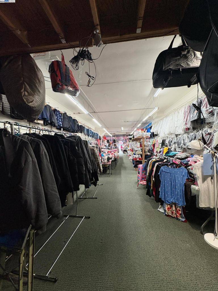 San Francisco, CA 94112-2622,4592 Mission St