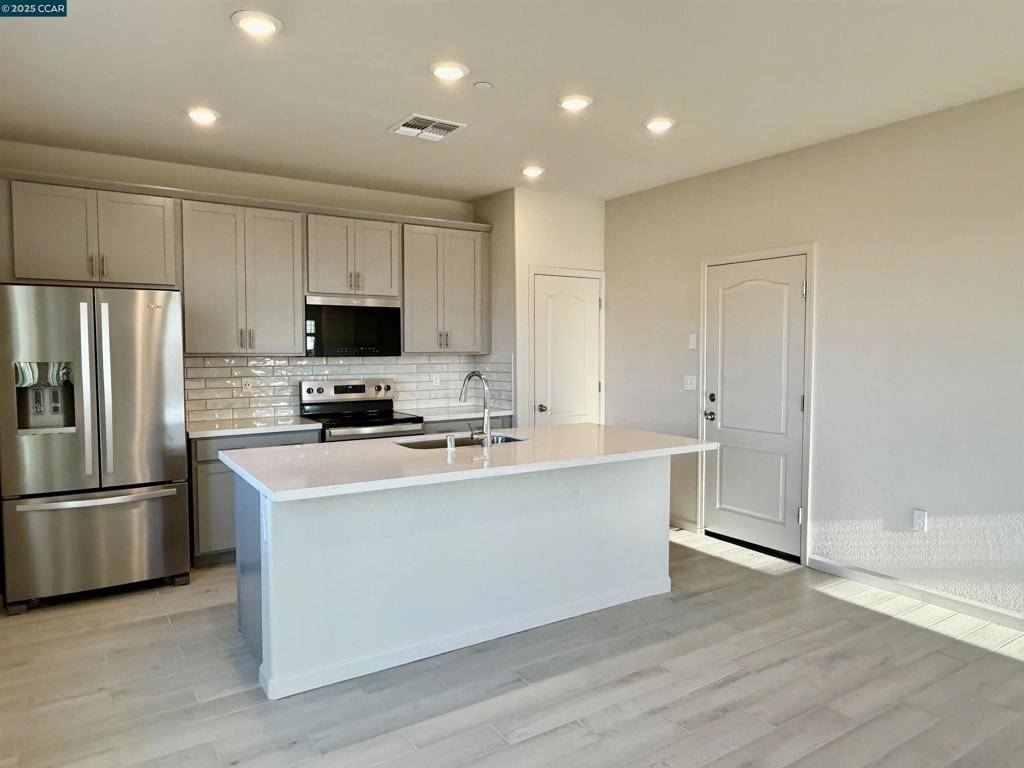 Vacaville, CA 95687,626 Shefford DR