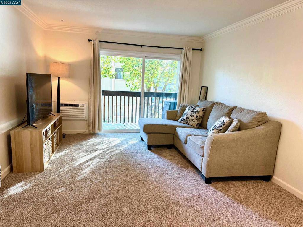 Concord, CA 94518,1060 Oak Grove Rd #25