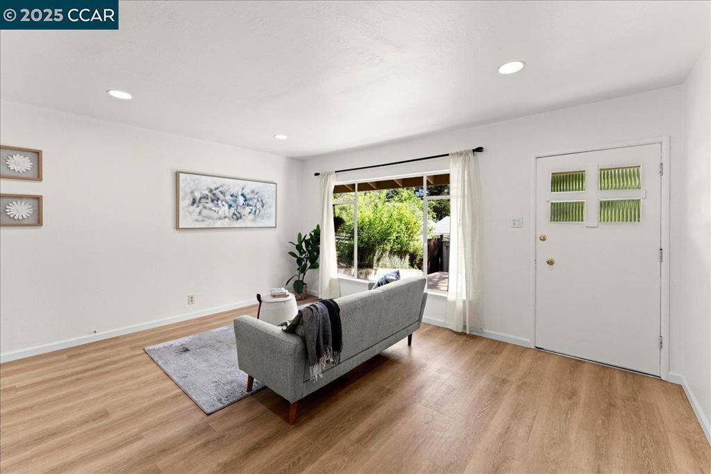 Oakland, CA 94611,6615 Evergreen Ave