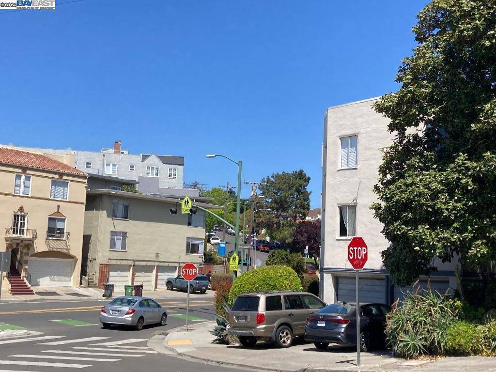 Oakland, CA 94606,2268 Park Blvd