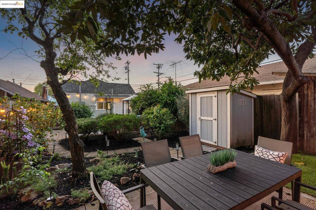Oakland, CA 94619,3226 Star Avenue