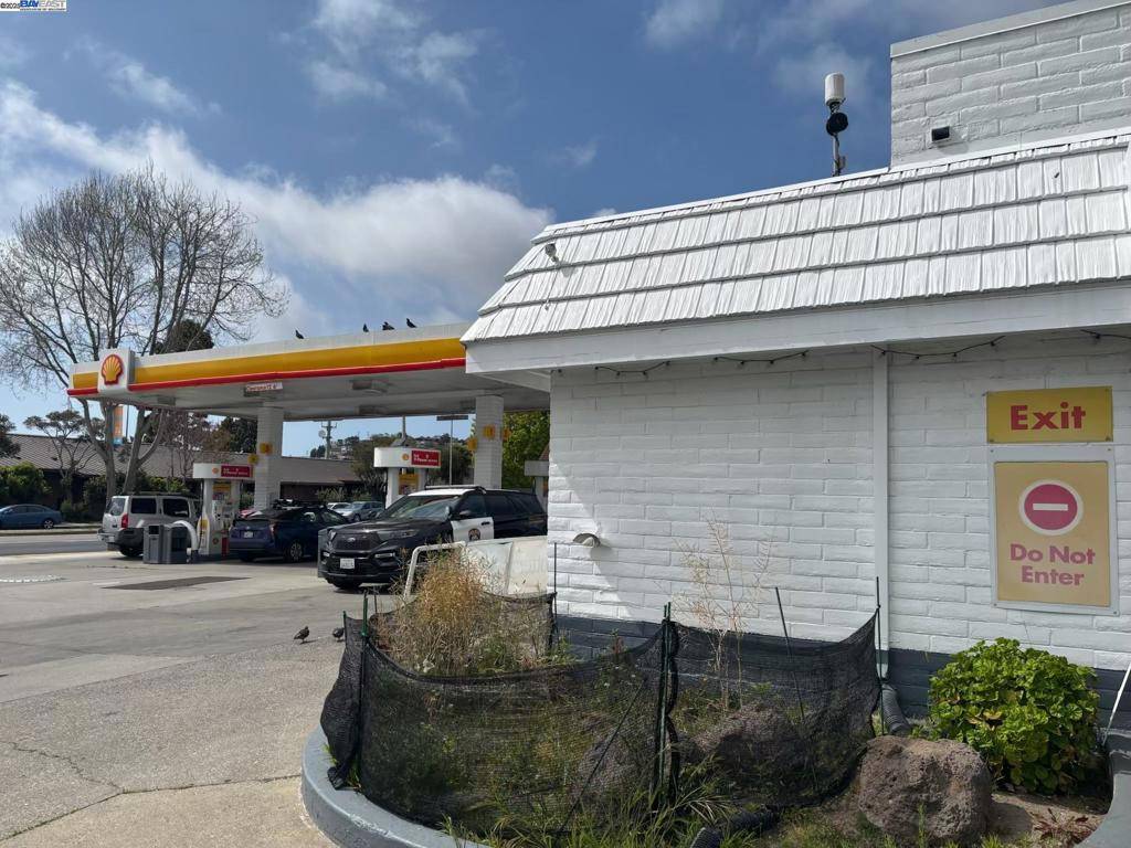 Albany, CA 94706,999 San Pablo Ave