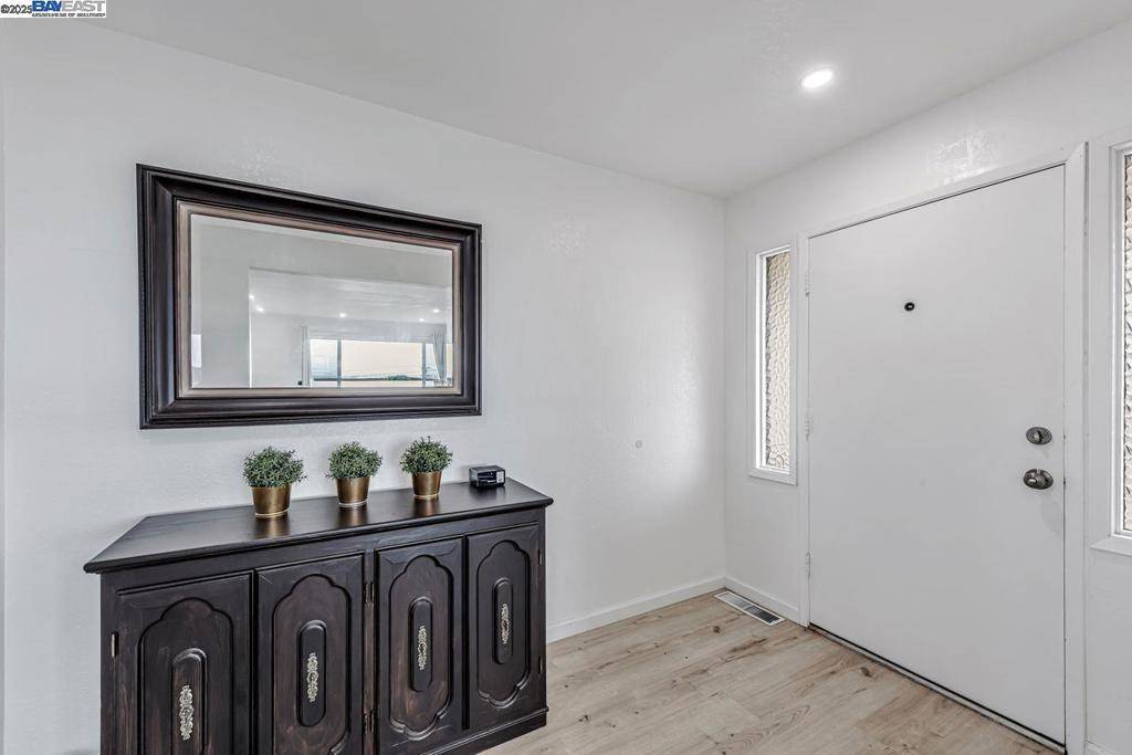 San Leandro, CA 94577,2475 Harborview Dr