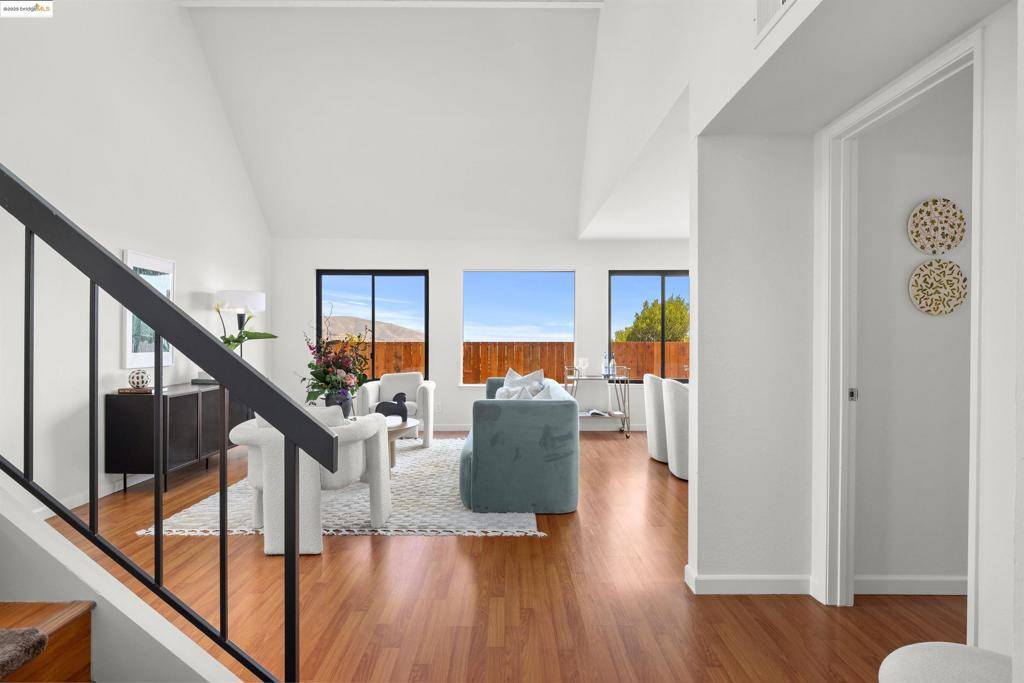 South San Francisco, CA 94080,115 Valleyview Way