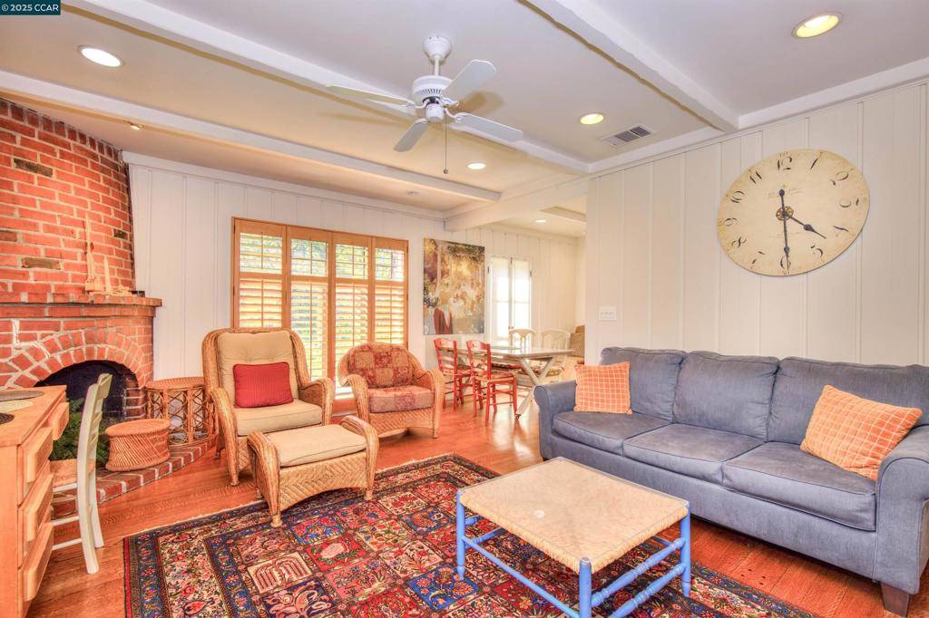 Walnut Creek, CA 94596,Address not disclosed
