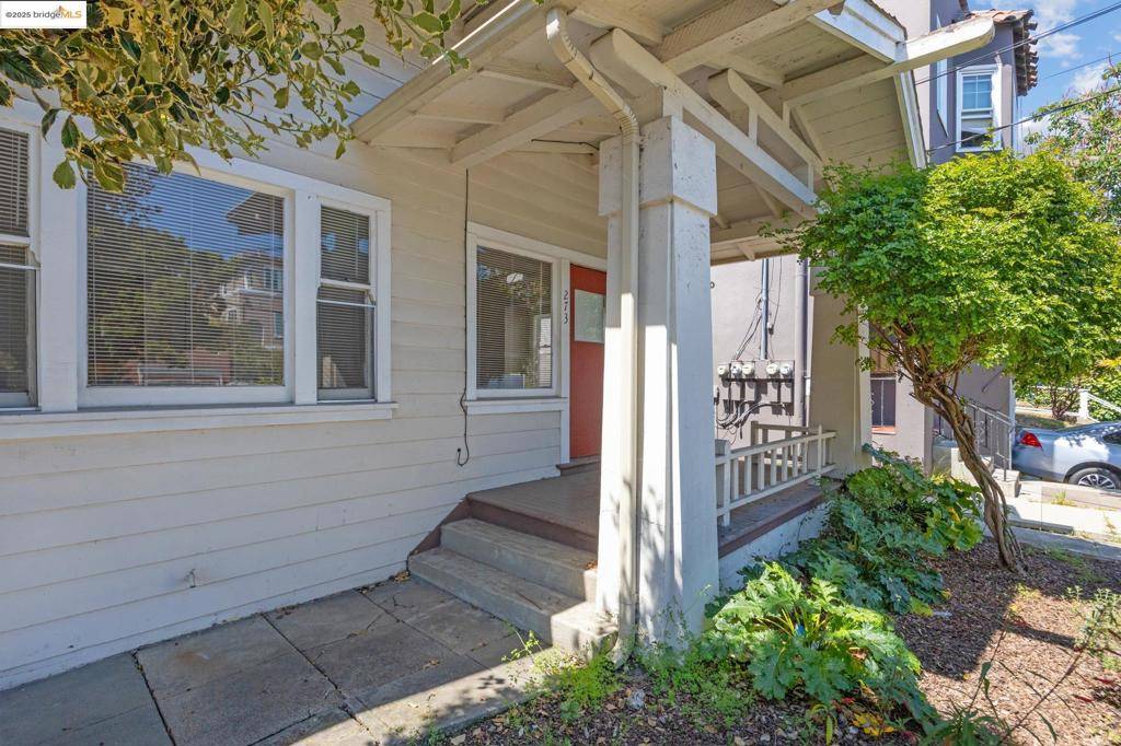 Oakland, CA 94611,271 38Th St