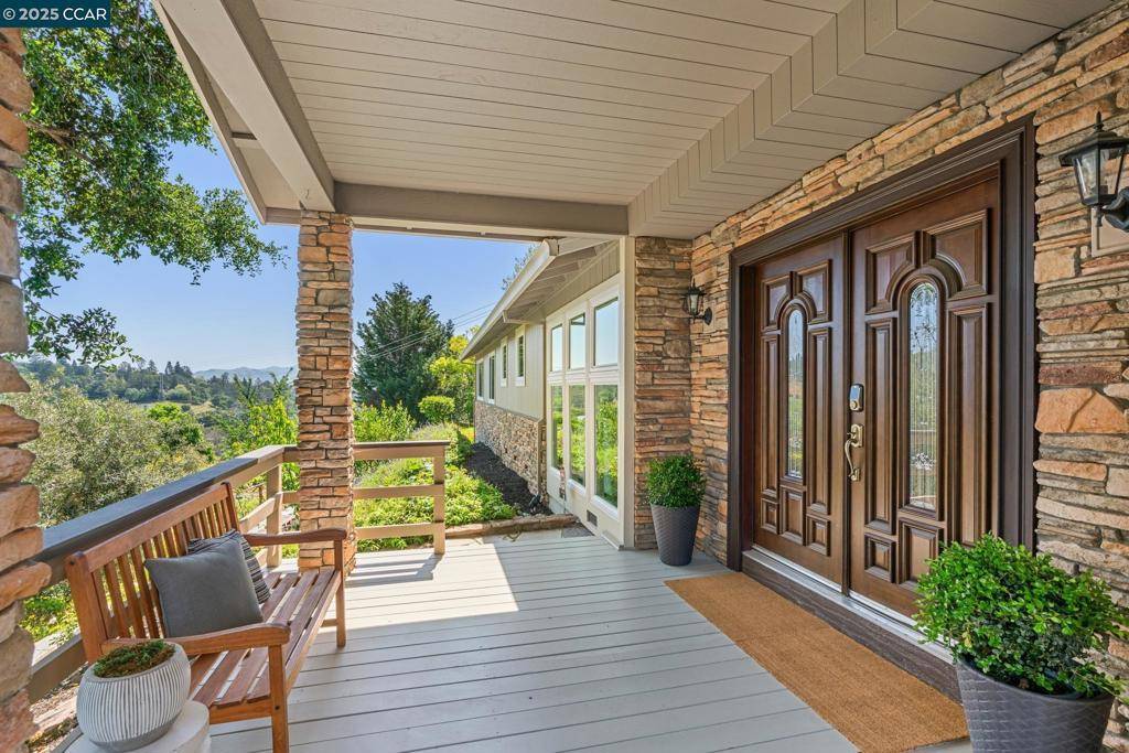 Orinda, CA 94563,70 Lost Valley Dr