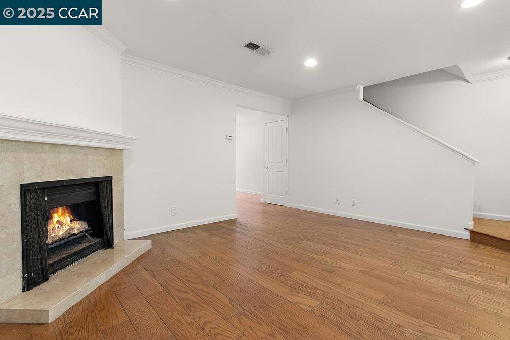 Walnut Creek, CA 94596-4910,22 Sierra Lane