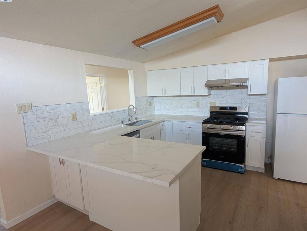 Hayward, CA 94545,27568 Gainesville Ave