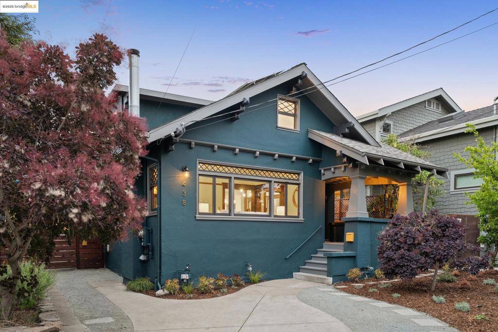 Oakland, CA 94609,438 66th St
