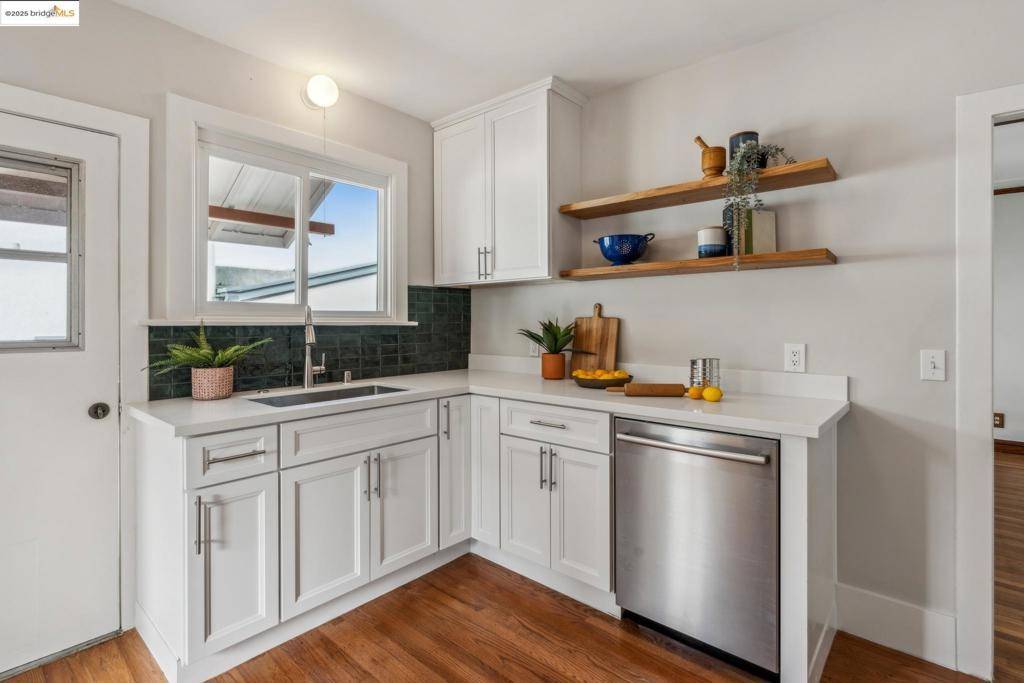 Oakland, CA 94601,2512 Best Ave