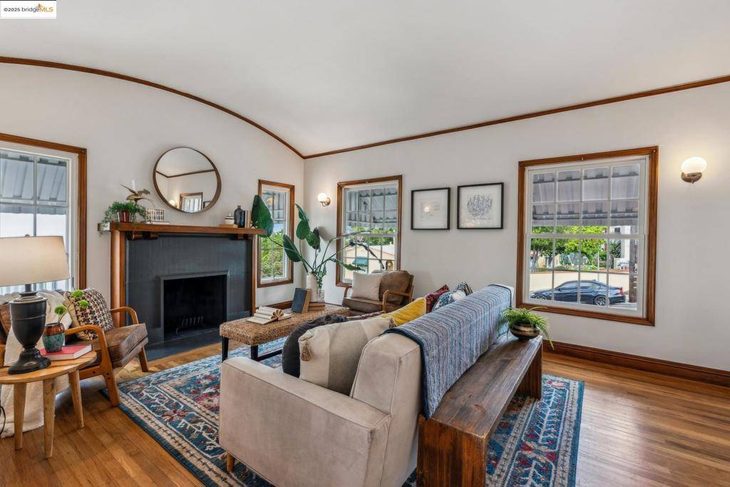 Oakland, CA 94601,2512 Best Ave