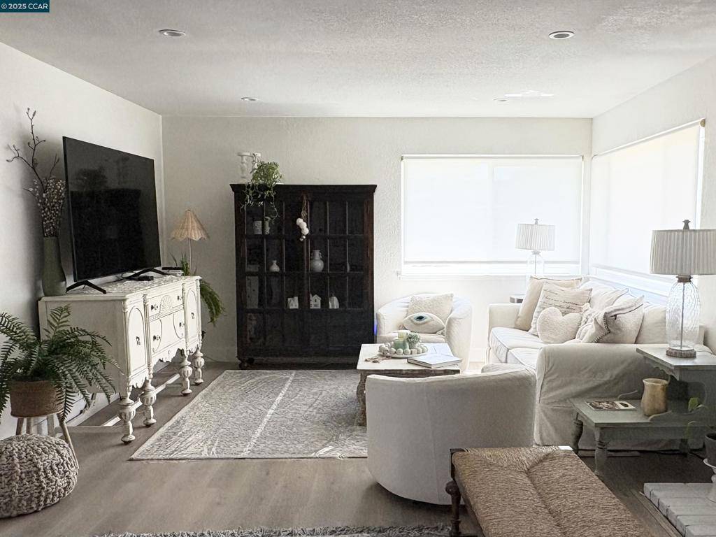 Martinez, CA 94553,2313 Bundros Ct