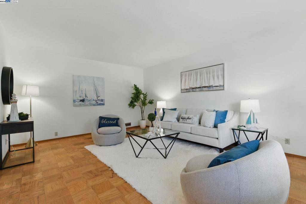 Pleasanton, CA 94566,5290 crestline way
