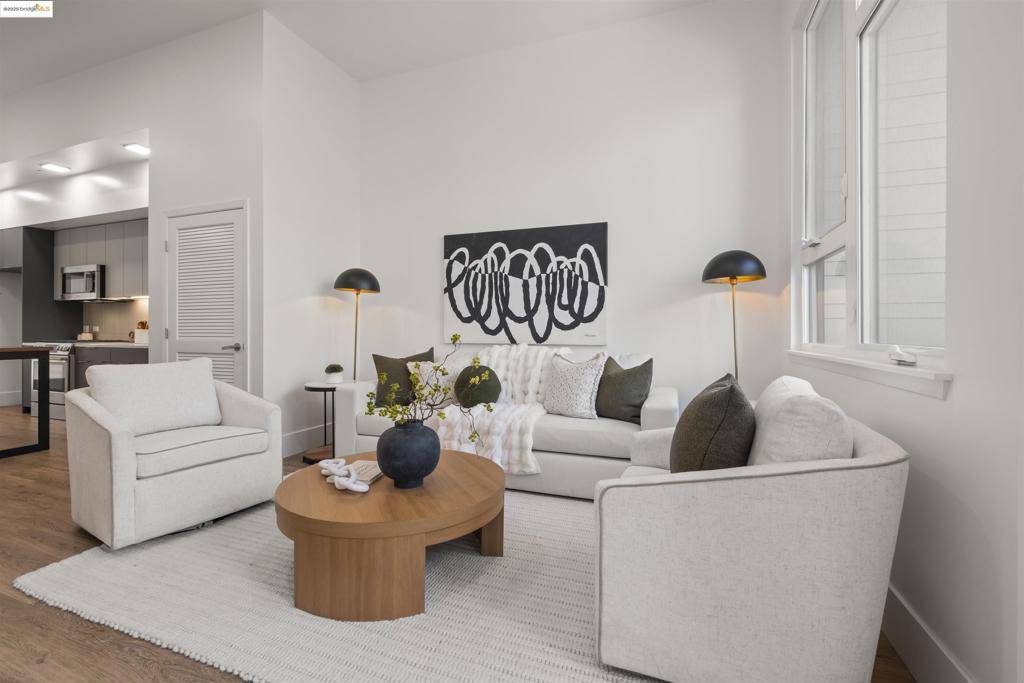 Oakland, CA 94608,1545 32nd Street #217