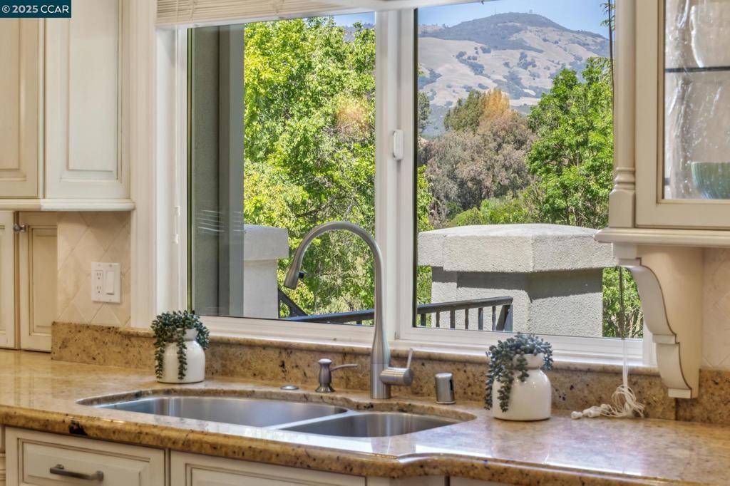 Alamo, CA 94507,135 Dean Rd