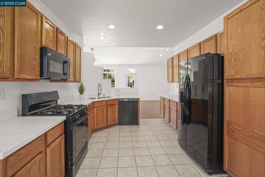 231 Jack London Court Pittsburg, CA 94565-3661