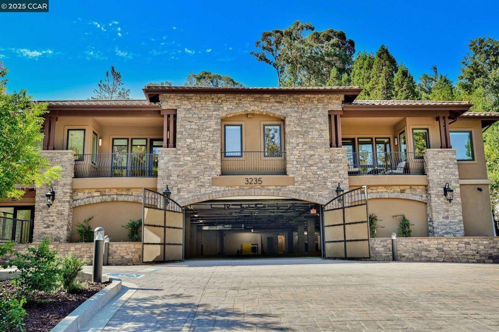 Lafayette, CA 94549,3235 Mt Diablo Ct #209