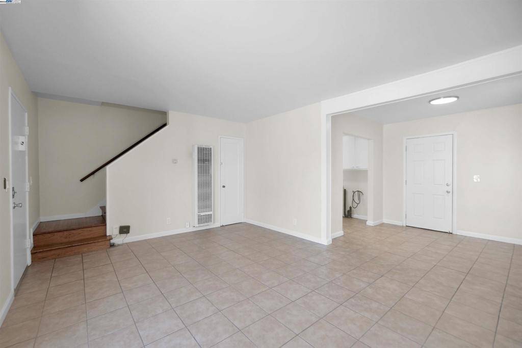 San Leandro, CA 94578,15293 Upton Ave