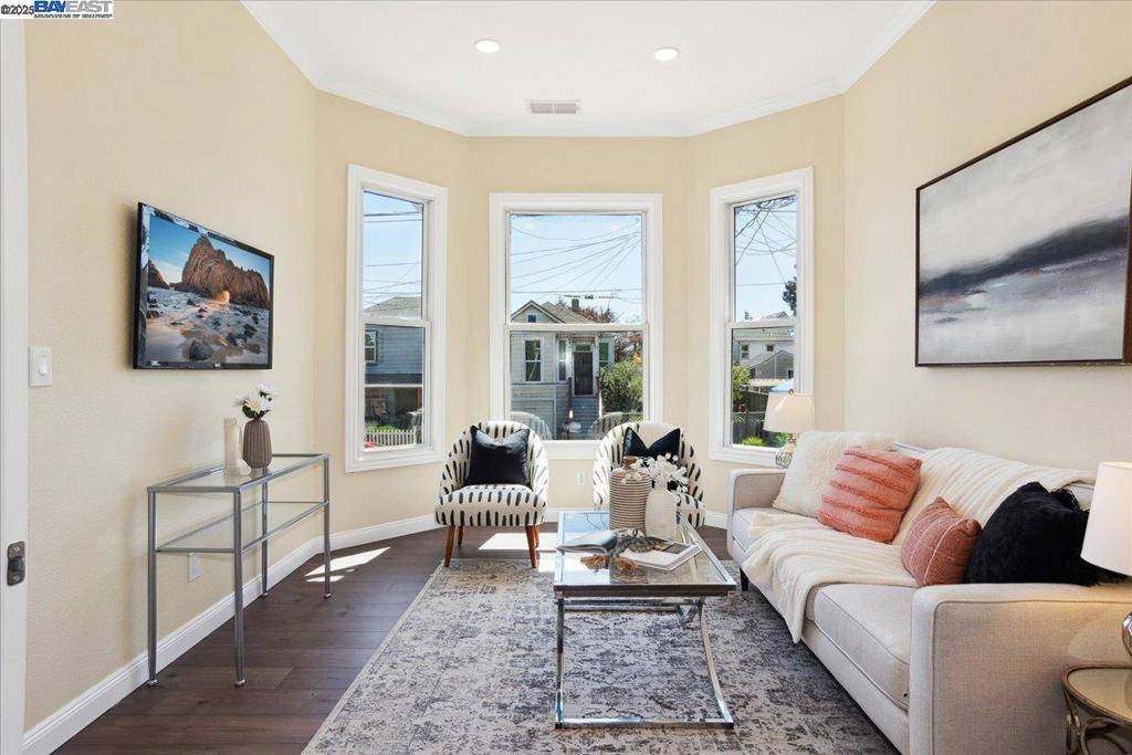 Alameda, CA 94501,1813 Minturn St