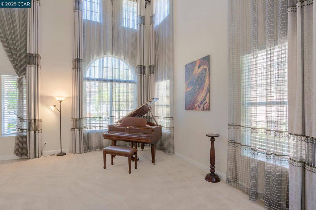 Mountain House, CA 95391,240 S Caballo st