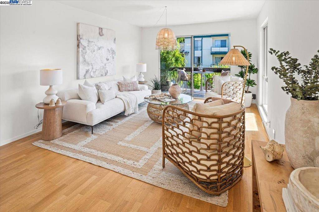 Oakland, CA 94610,555 Jean St #626