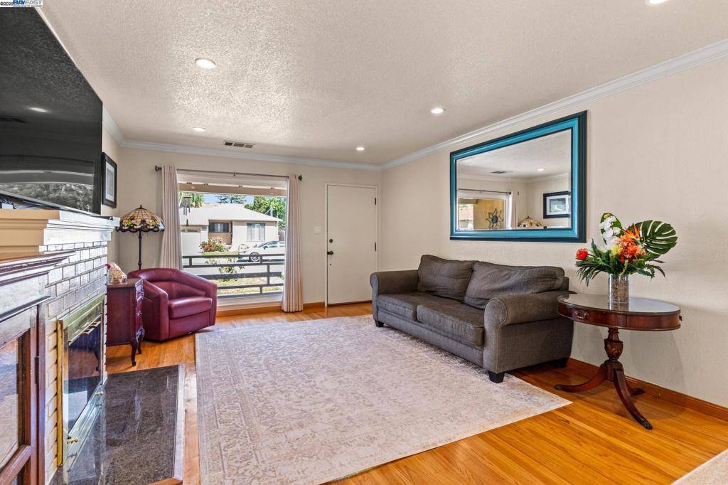 Castro Valley, CA 94546,20171 Leroy Dr