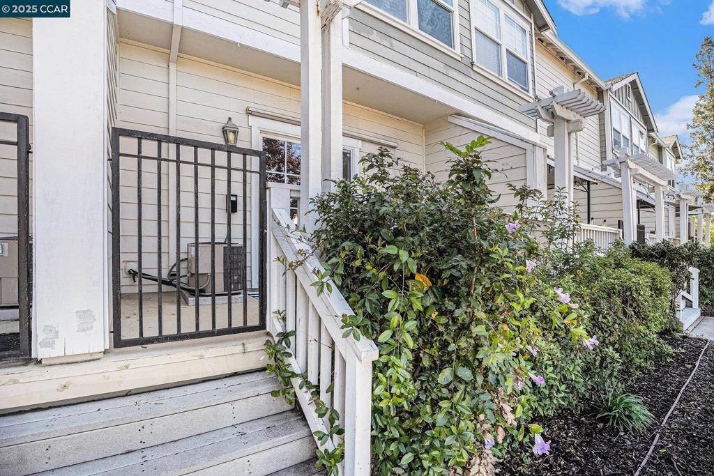Martinez, CA 94553,2 Ashford Pl