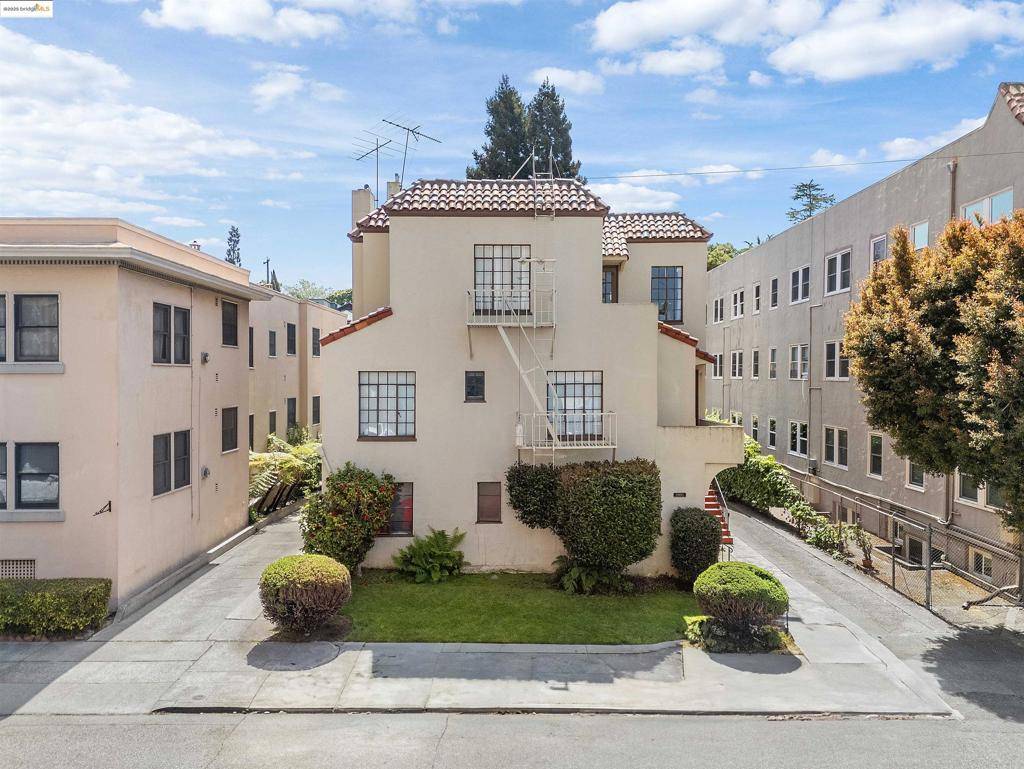Oakland, CA 94611,83 Glen Avenue
