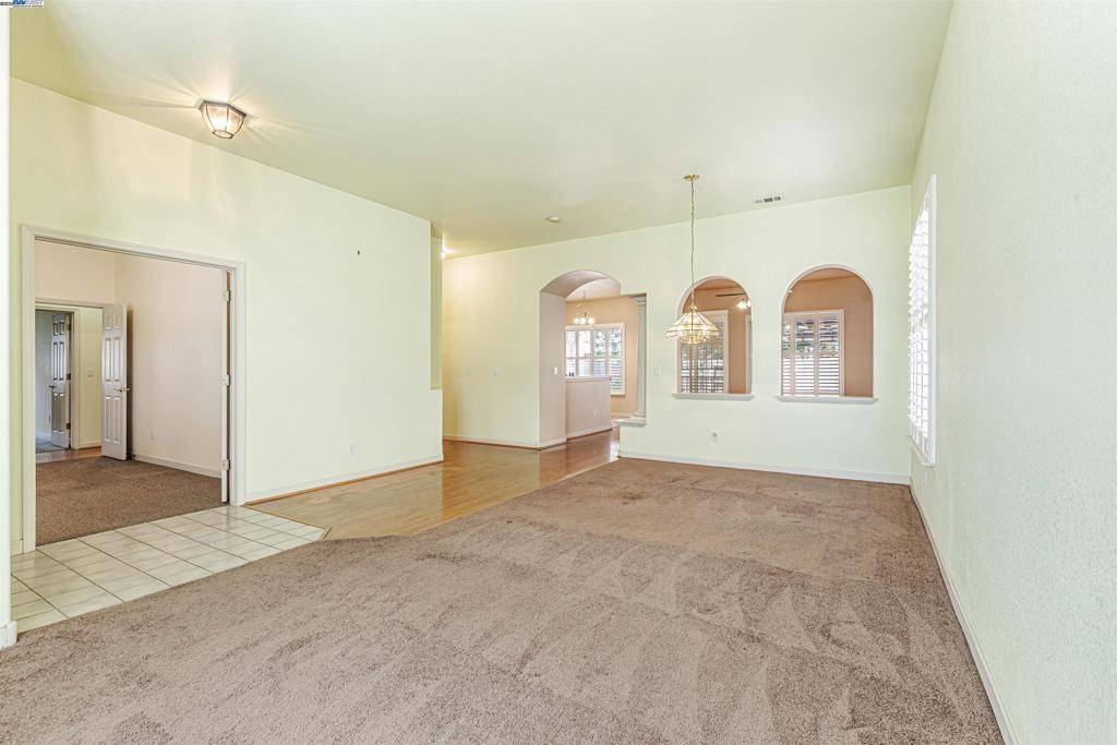 Stockton, CA 95212,3347 Mcvie Dr