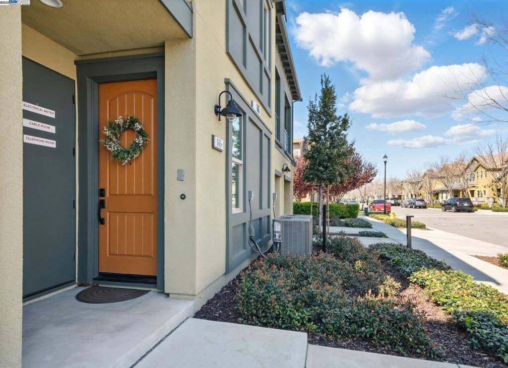 Livermore, CA 94551,665 Sandalwood #1