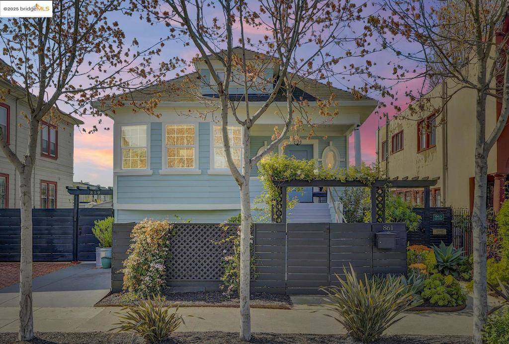 Oakland, CA 94608,861 32Nd St