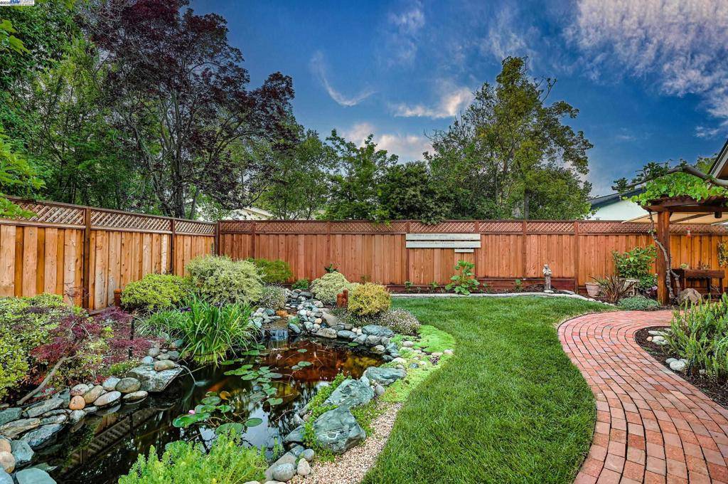 Pleasanton, CA 94588,6701 Taffy Ct