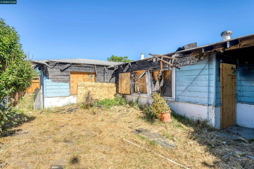 Pittsburg, CA 94565,330 Warren Way