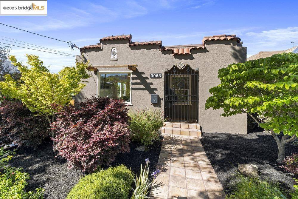 Oakland, CA 94602,3063 California St