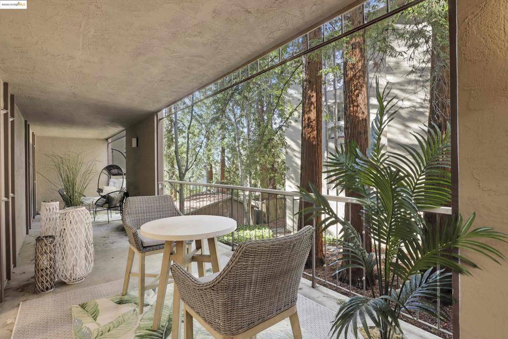 Oakland, CA 94611,323 Monte Vista Ave #107