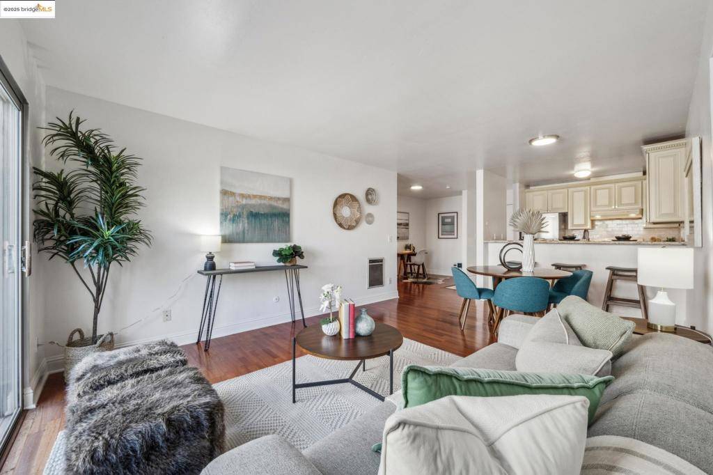 Oakland, CA 94611,2005 Pleasant Valley #113