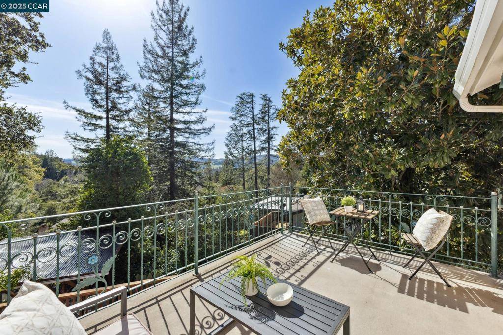 Orinda, CA 94563-1527,40 Las Palomas