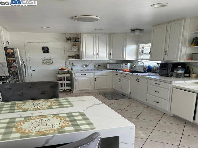 San Leandro, CA 94578,1511 Green CT