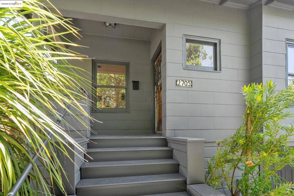 Berkeley, CA 94702,2705 Mathews St