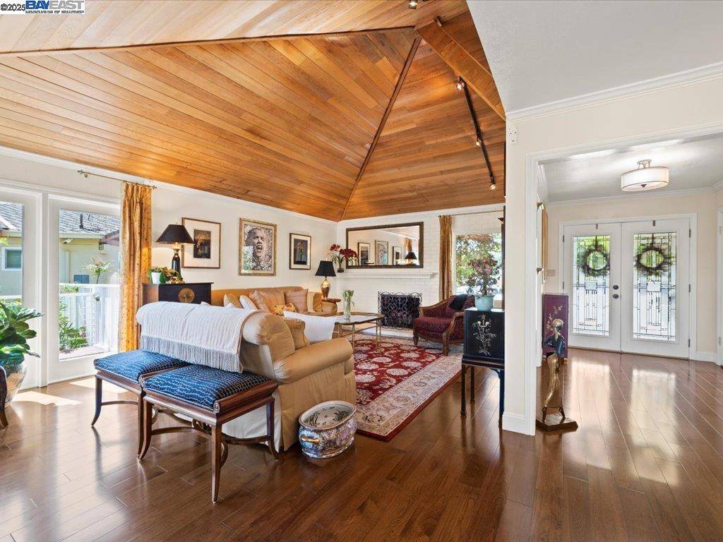 Hayward, CA 94542,26436 Chatham Ct