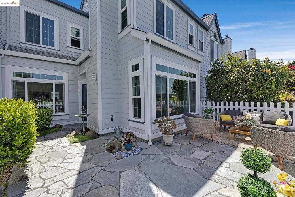 Richmond, CA 94804,408 Commodore Dr