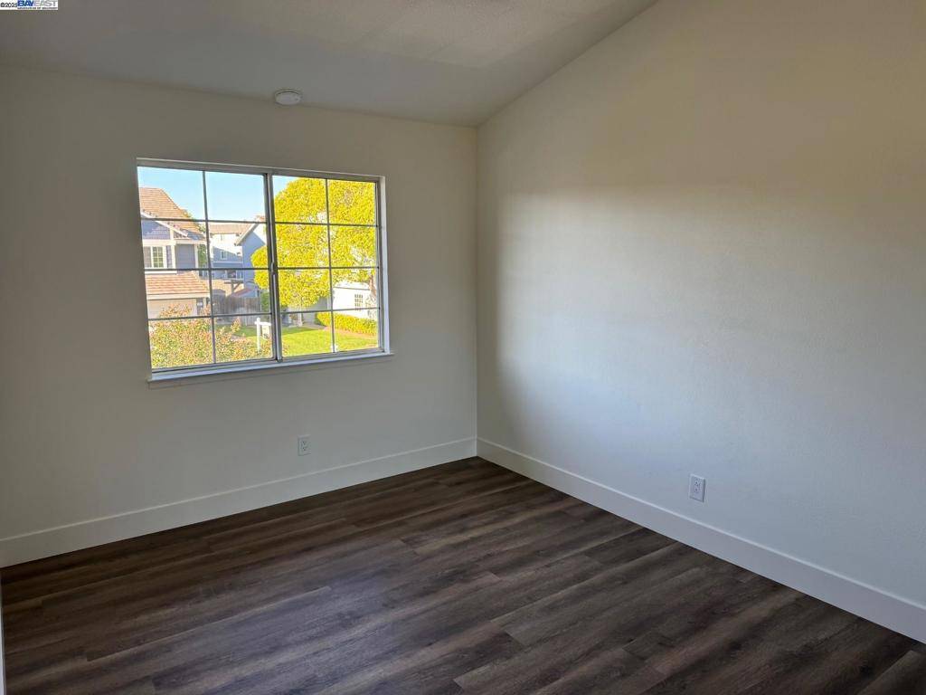 118 Pelican Loop Pittsburg, CA 94565-2001